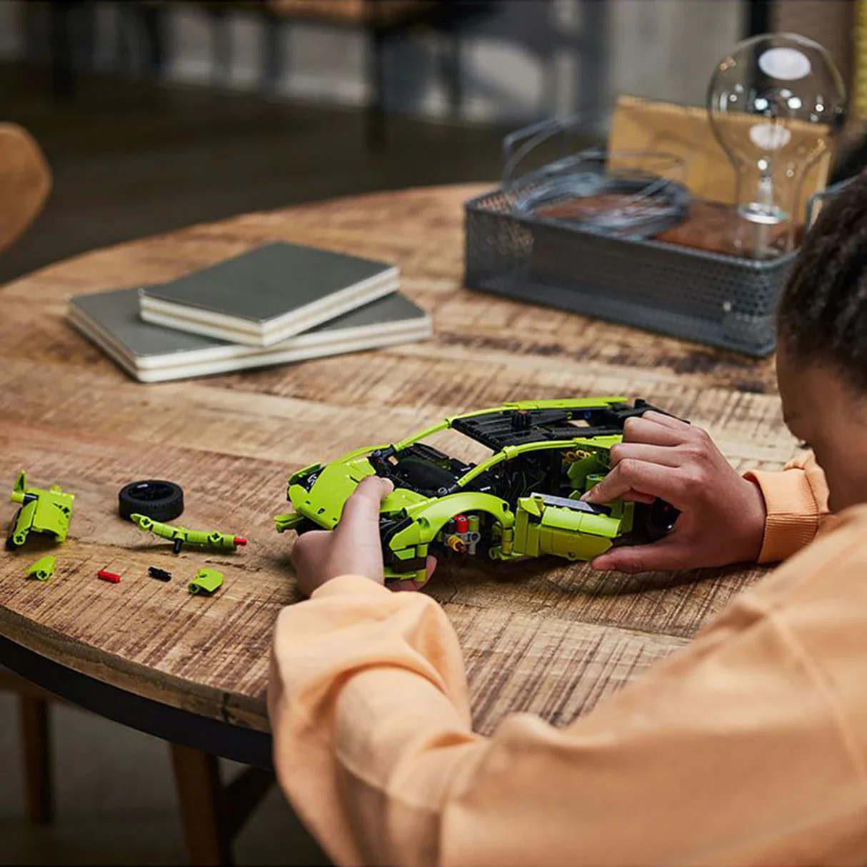 LEGO Technic Lamborghini Huracan Technical 42161 11 LEGO Technic Lamborghini Huracan Technical 42161