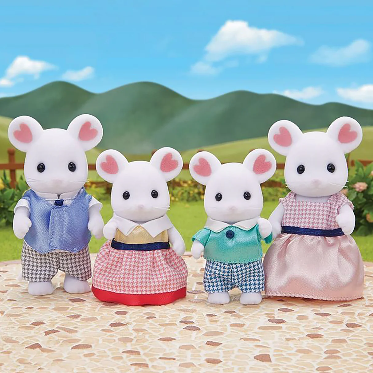 Sylvanian Families Marshmallow Mouse Family 6 Sylvanian Families Marshmallow Mouse Family