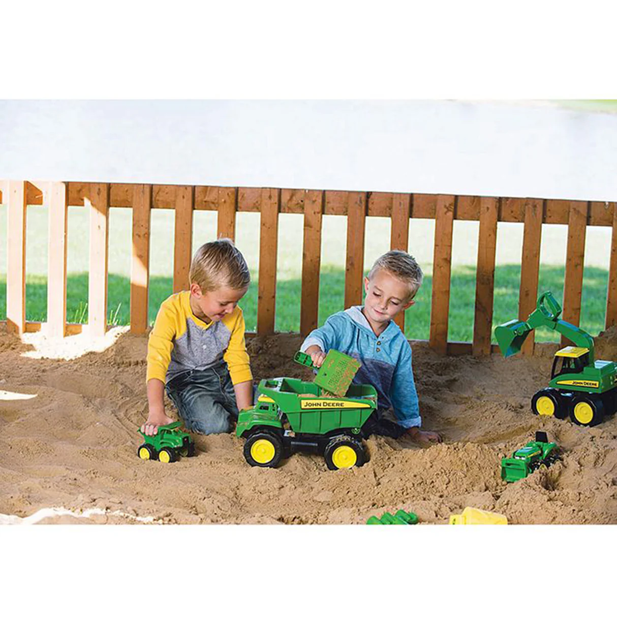 John Deere Big Scoop Dump Truck with Tools (38 cms) 6 John Deere Big Scoop Dump Truck with Tools (38 cms)
